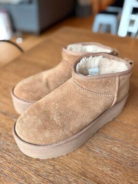 UGG Classic Ultra Mini Platform